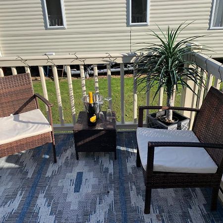 Beautiful 3 Bedroom Caravan With Hot Tub - Tattershall Lakes 外观 照片