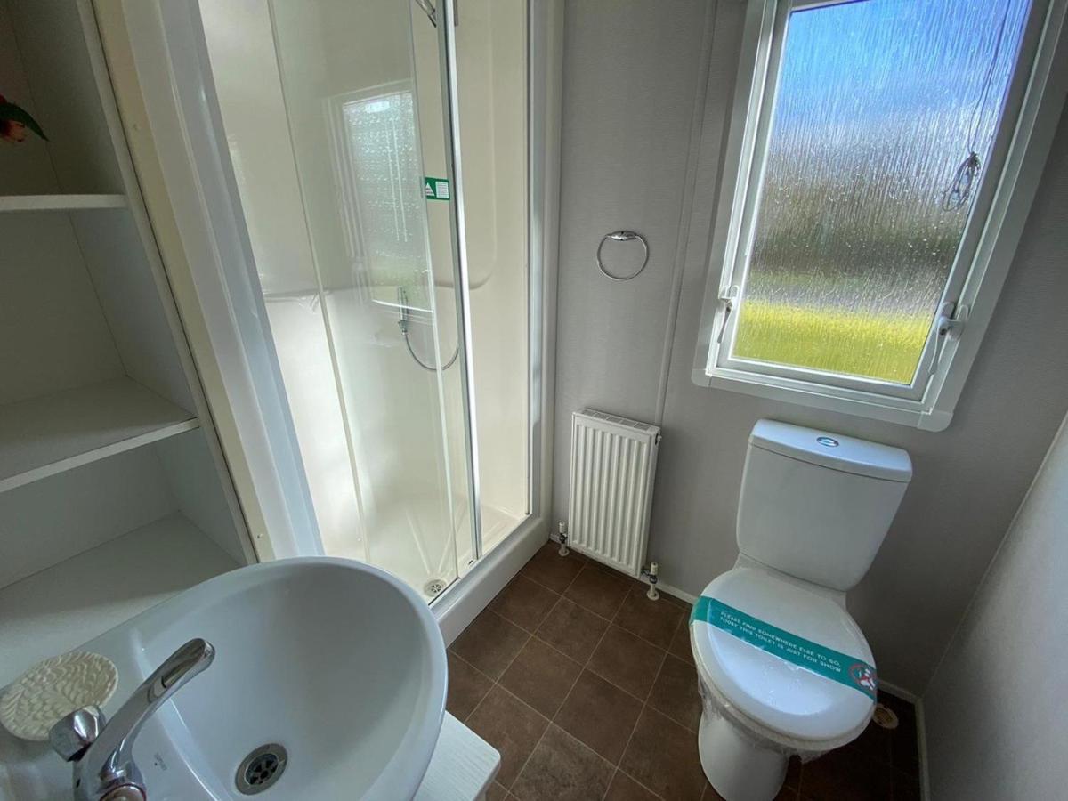 Beautiful 3 Bedroom Caravan With Hot Tub - Tattershall Lakes 外观 照片